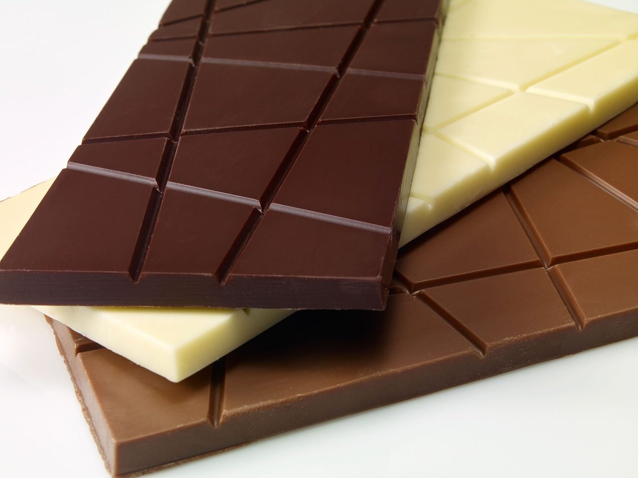 Chocolat de couverture et fèves de cacao